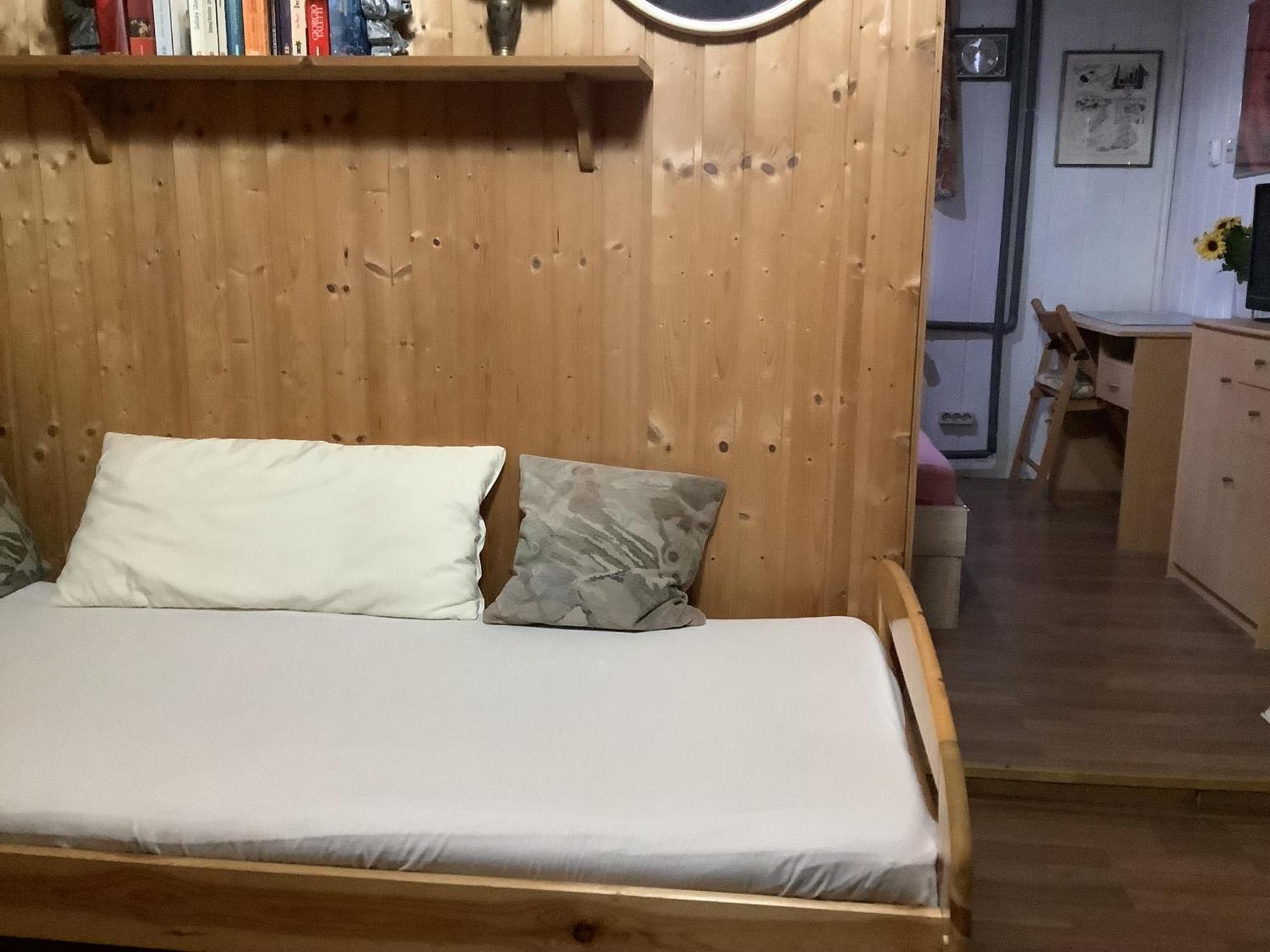 Schoenes Zimmer Im Seterant/Untergeschoss เอสเซน ภายนอก รูปภาพ